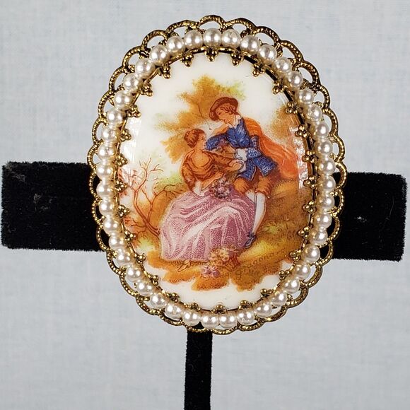 Unbranded Jewelry - Vintage West Germany Oval Gold Tone Faux Pearl Courting Couple Brooch